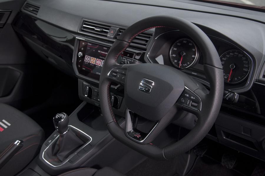 Панель приборов Seat Ibiza FR 2017 года  (UK) (фото 21 из 40)